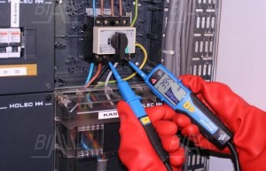 Miernik napięcia Eazy Volt PRO LCD D111.0103 306219 przystosowany do pomiaru napięcia 1-1000V AC / 1-1500V DC