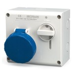 Gniazdo z zamykanym wyłącznikiem i blokadą bezpieczeństwa OMNIA 2P+E 16A IP67 505.1683 - SCAME